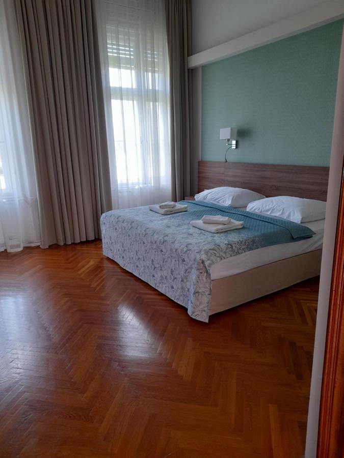 Taplanszentkereszt Rosenberg Kuria B&B 외부 사진