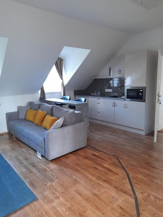 Taplanszentkereszt Rosenberg Kuria B&B 외부 사진