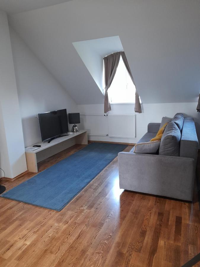 Taplanszentkereszt Rosenberg Kuria B&B 외부 사진