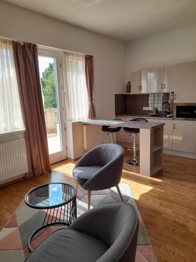 Taplanszentkereszt Rosenberg Kuria B&B 외부 사진
